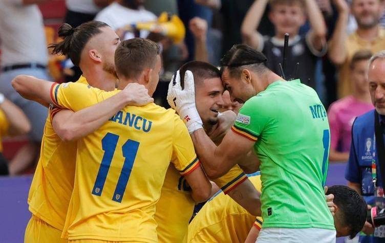 开云体育平台APP-HKA力克EDG，Keria团战一打五焦点之战入围赛，技惊四座